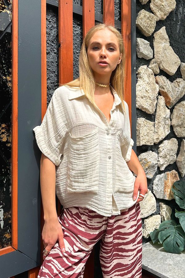 Trend Alaçatı Stili Trend Alaçatı Stili Women's Beige Double Pocket Muslin Shirt