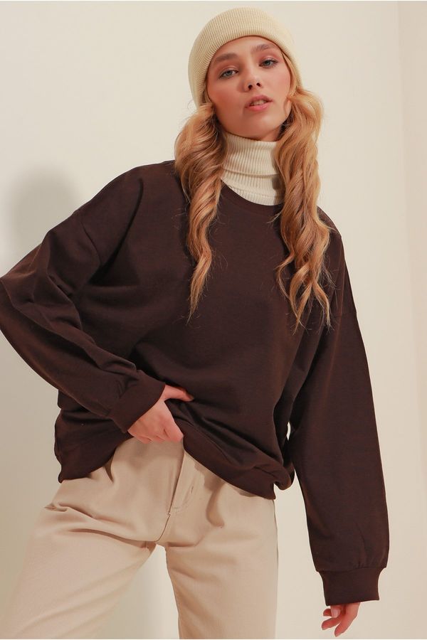 Trend Alaçatı Stili Trend Alaçatı Stili Women's Bitter Brown Crew Neck Oversize Basic Sweatshirt