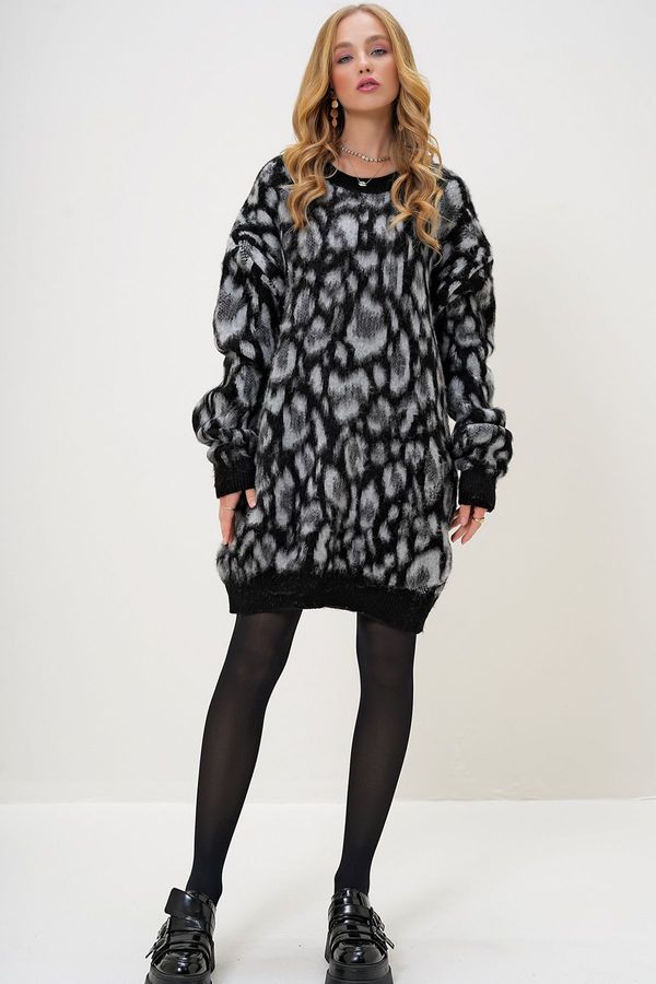 Trend Alaçatı Stili Trend Alaçatı Stili Women's Black Crew Neck Patterned Raised Oversize Winter Knitted Sweater