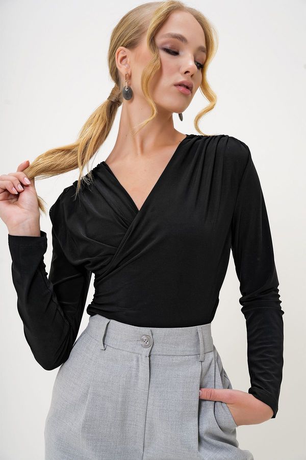 Trend Alaçatı Stili Trend Alaçatı Stili Women's Black Double Breasted Collar Draped Sandy Blouse