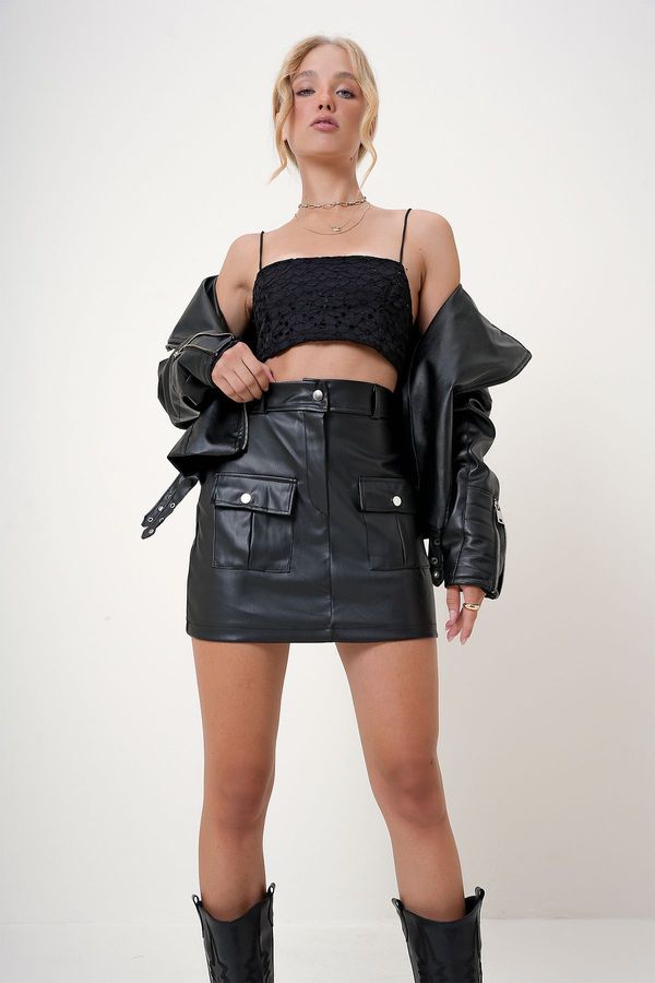 Trend Alaçatı Stili Trend Alaçatı Stili Women's Black Double Pocket Belt Detailed Faux Leather Skirt