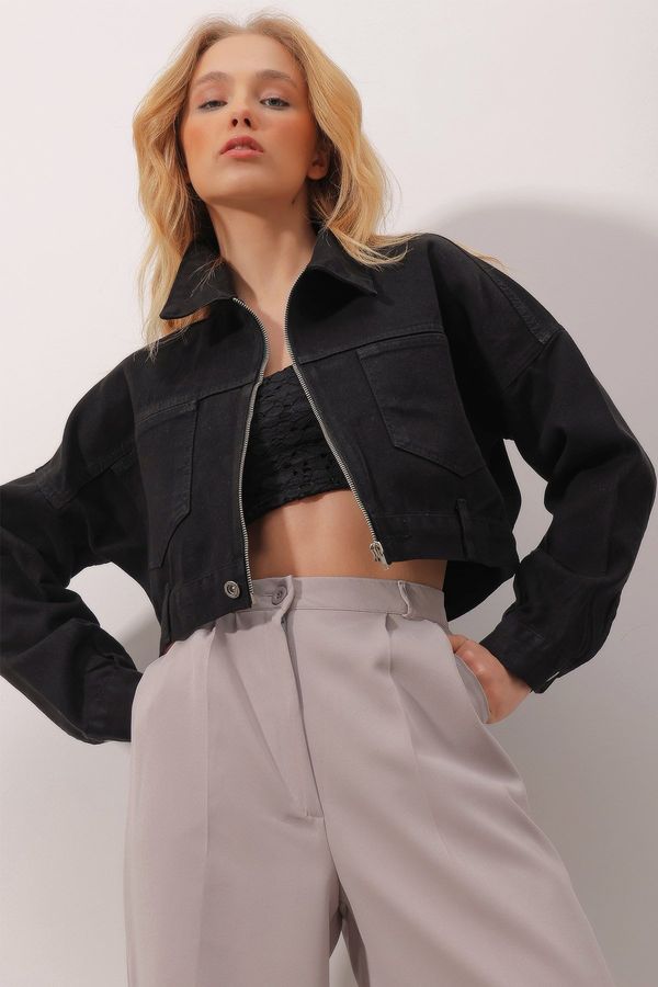 Trend Alaçatı Stili Trend Alaçatı Stili Women's Black Double Pocket Zippered Crop Denim Jacket
