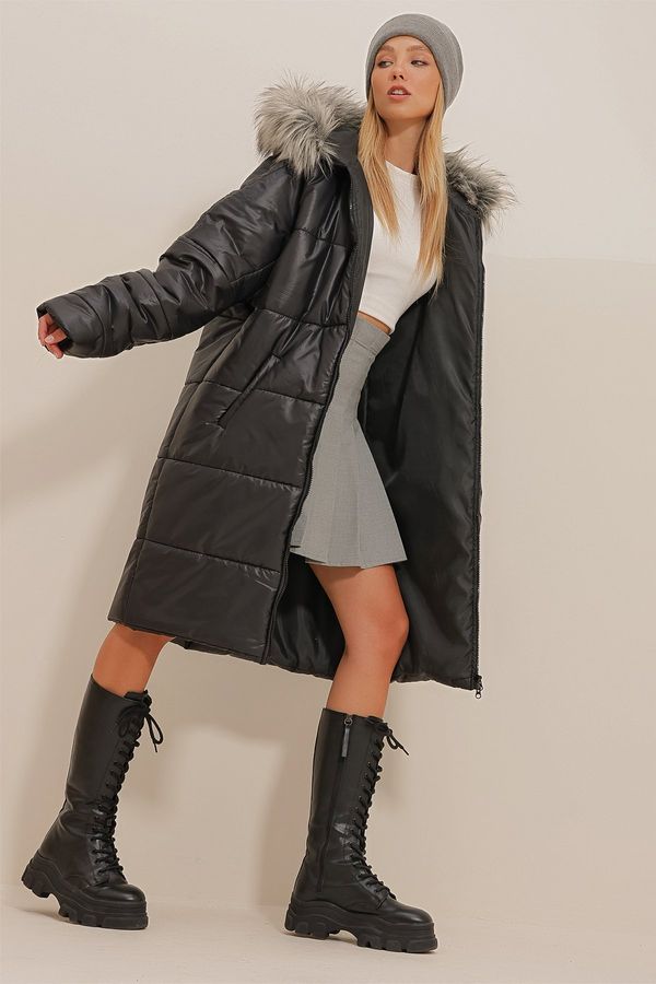 Trend Alaçatı Stili Trend Alaçatı Stili Women's Black Fillet Long Puffer Coat with Pocket and Sheepskin