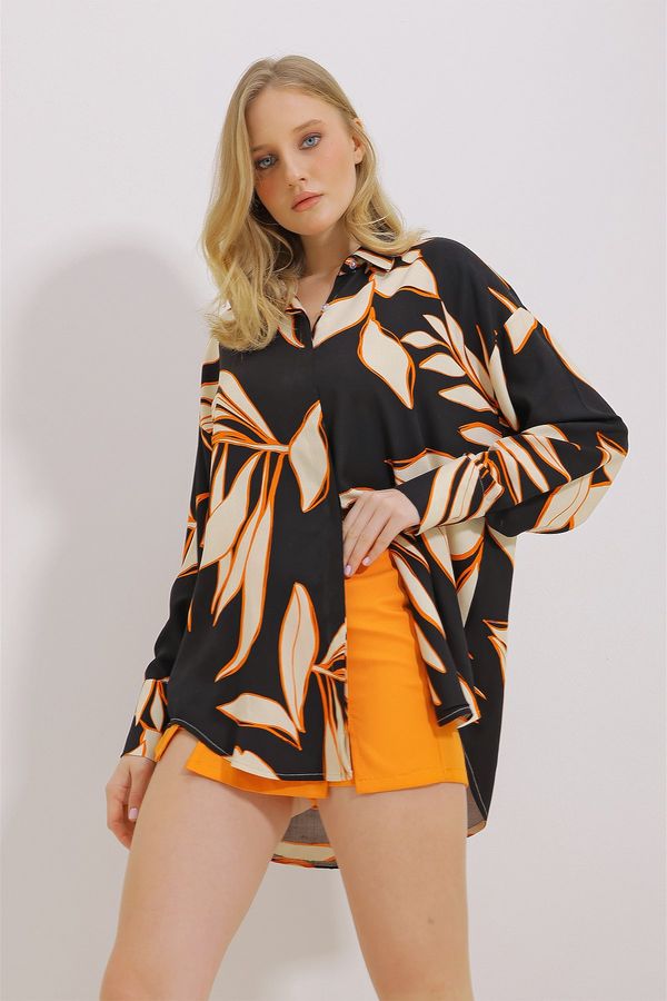 Trend Alaçatı Stili Trend Alaçatı Stili Women's Black-Orange Oversize Wide Cuff Woven Viscon Patterned Shirt