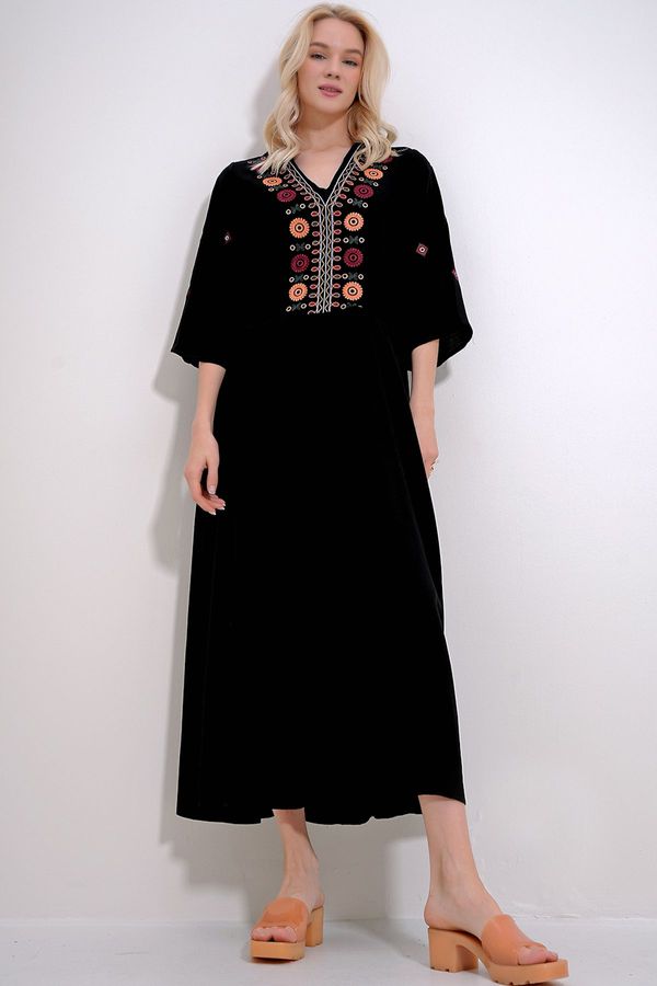 Trend Alaçatı Stili Trend Alaçatı Stili Women's Black V-Neck Embroidered Tassel Detailed Woven Dress