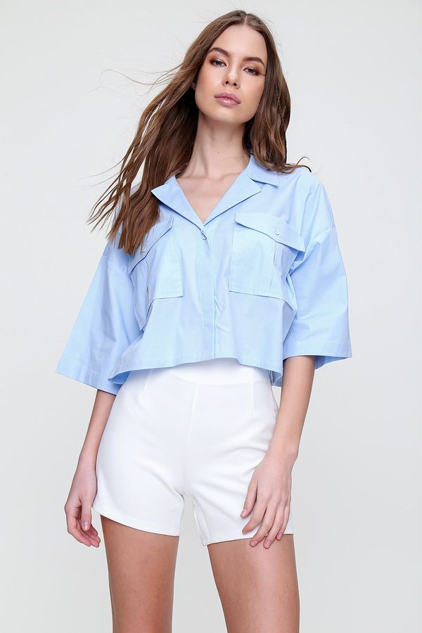 Trend Alaçatı Stili Trend Alaçatı Stili Women's Blue Crop Poplin Shirt with Envelope Pocket