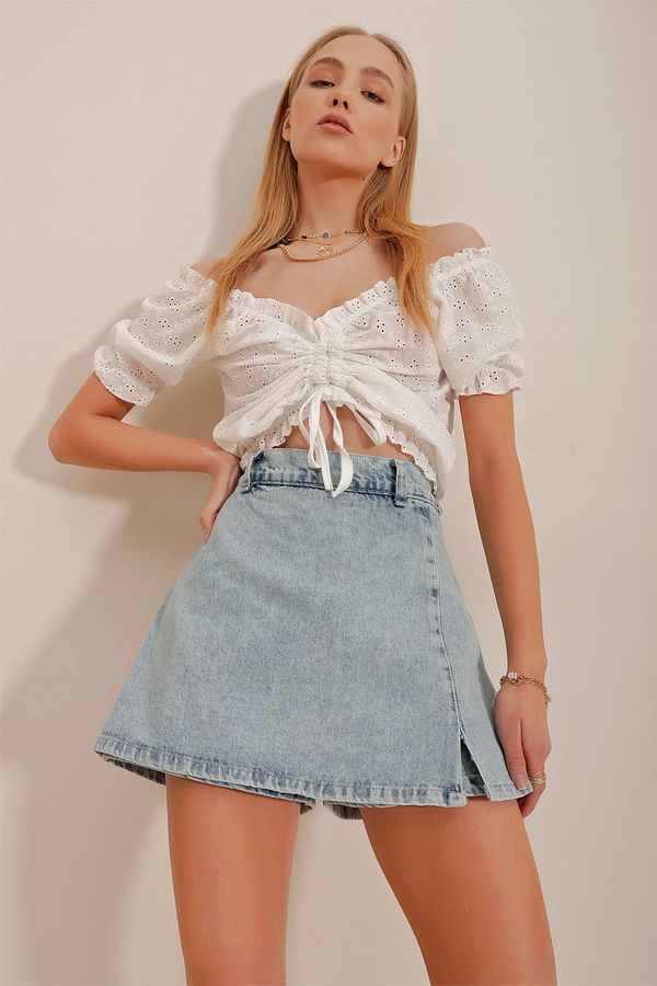 Trend Alaçatı Stili Trend Alaçatı Stili Women's Blue Slit Detailed Jean Shorts Skirt with Zipper on the Side