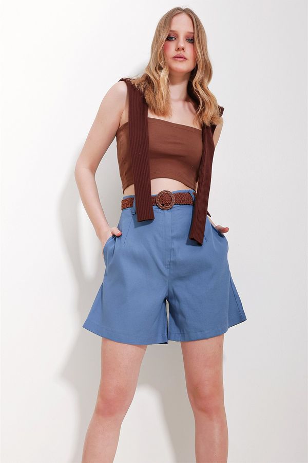 Trend Alaçatı Stili Trend Alaçatı Stili Women's Blue Straw Knit Belt Gabardine Shorts