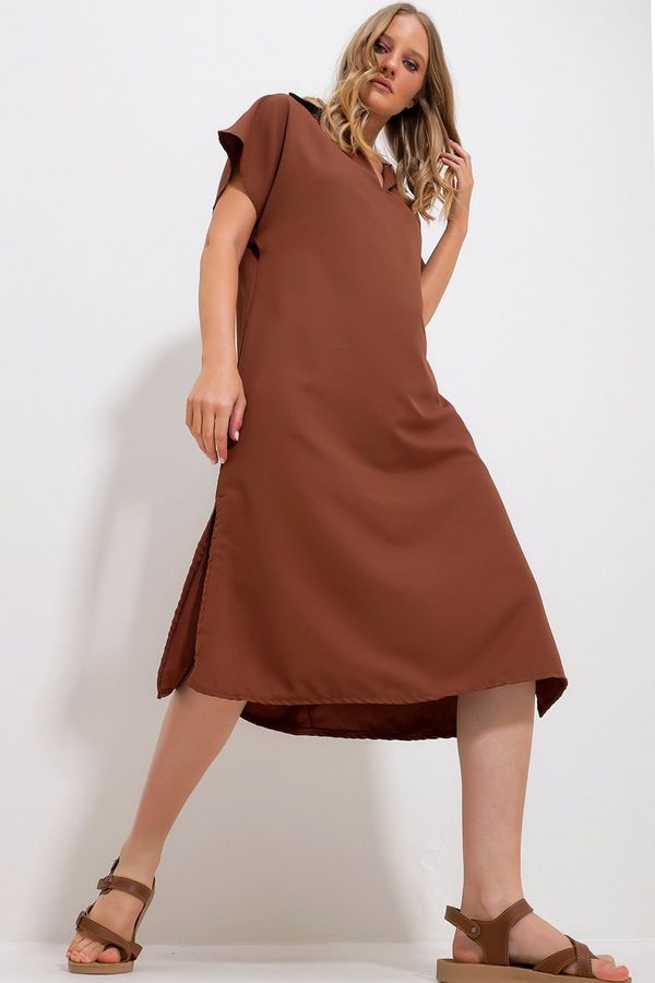 Trend Alaçatı Stili Trend Alaçatı Stili Women's Brown Polo Neck Woven Dress with Side Slits