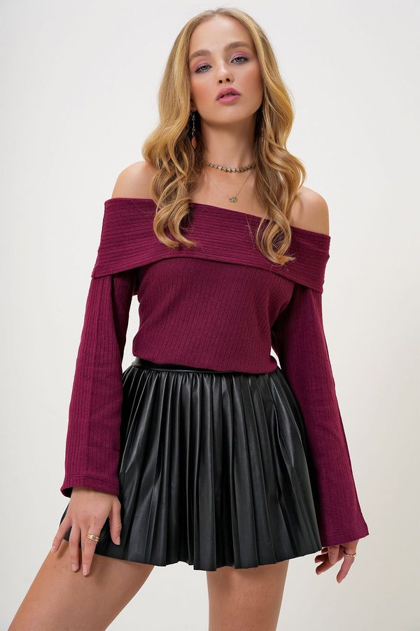 Trend Alaçatı Stili Trend Alaçatı Stili Women's Burgundy Madonna Collar Interlock Fabric Blouse