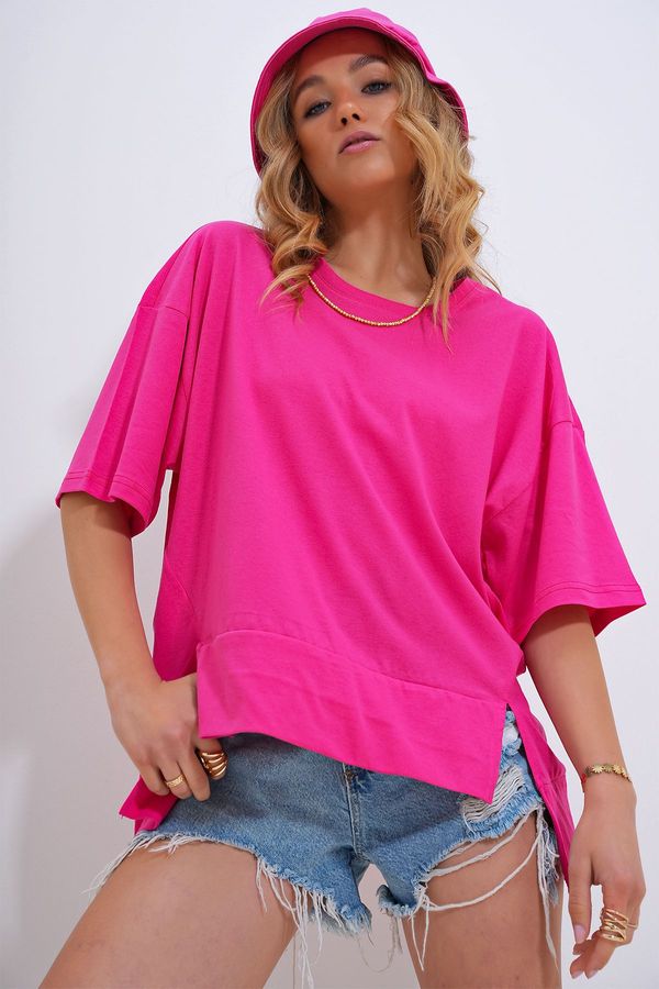 Trend Alaçatı Stili Trend Alaçatı Stili Women's Fuchsia Crew Neck Oversize T-Shirt with Window Detail