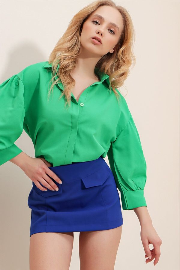 Trend Alaçatı Stili Trend Alaçatı Stili Women's Green Balloon Sleeve Basic Poplin Shirt with Concealed Pop-up