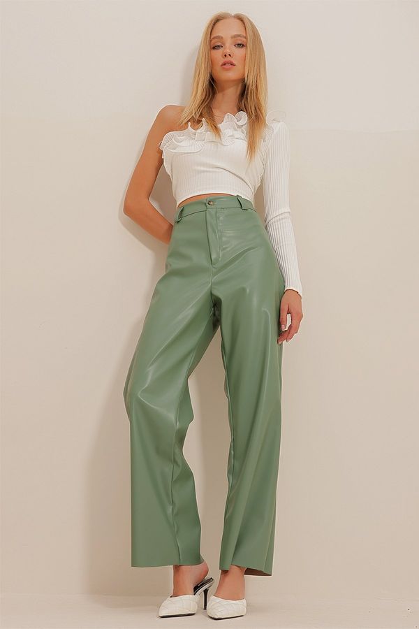 Trend Alaçatı Stili Trend Alaçatı Stili Women's Green Double Pocket Palazzo Leather Trousers