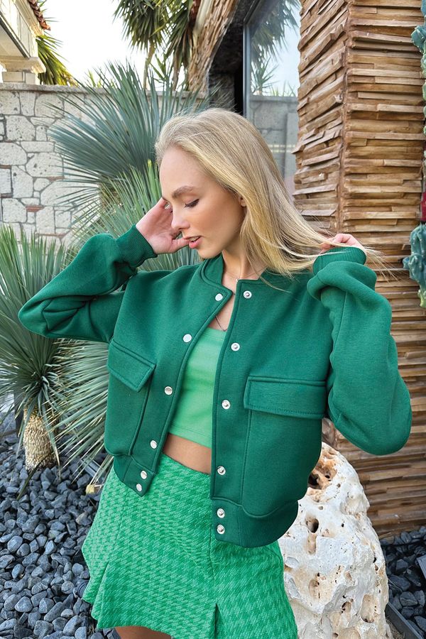 Trend Alaçatı Stili Trend Alaçatı Stili Women's Green Snap Closure Double Pocket Ribbed Crop Jacket