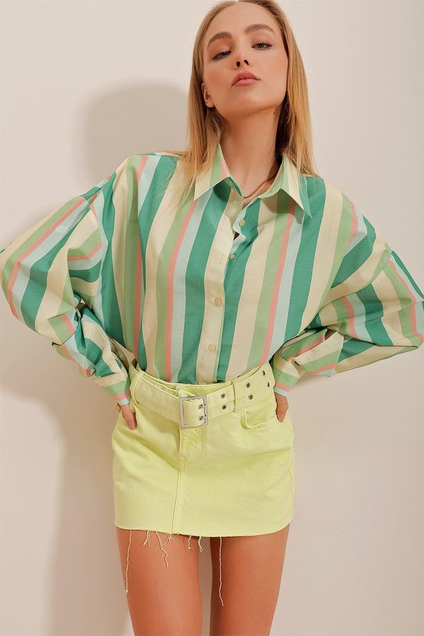 Trend Alaçatı Stili Trend Alaçatı Stili Women's Green Striped Poplin Crop Shirt