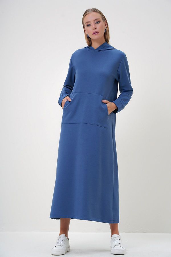 Trend Alaçatı Stili Trend Alaçatı Stili Women's Indigo Hooded Kangaroo Pocket Double Yarn Maxi Dress