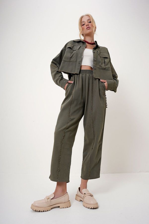 Trend Alaçatı Stili Trend Alaçatı Stili Women's Khaki Double Pocket Jacket and Stitched Detail Trousers Set
