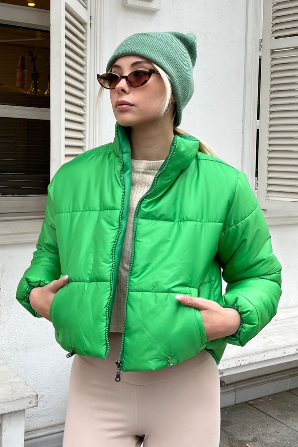 Trend Alaçatı Stili Trend Alaçatı Stili Women's Light Green Stand Up Collar Double Pocketed Puffer Puffer Coat with Elastic Waist