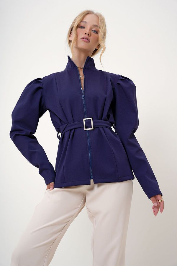 Trend Alaçatı Stili Trend Alaçatı Stili Women's Navy Blue Princess Sleeve Zipper and Belted Diving Fabric Jacket