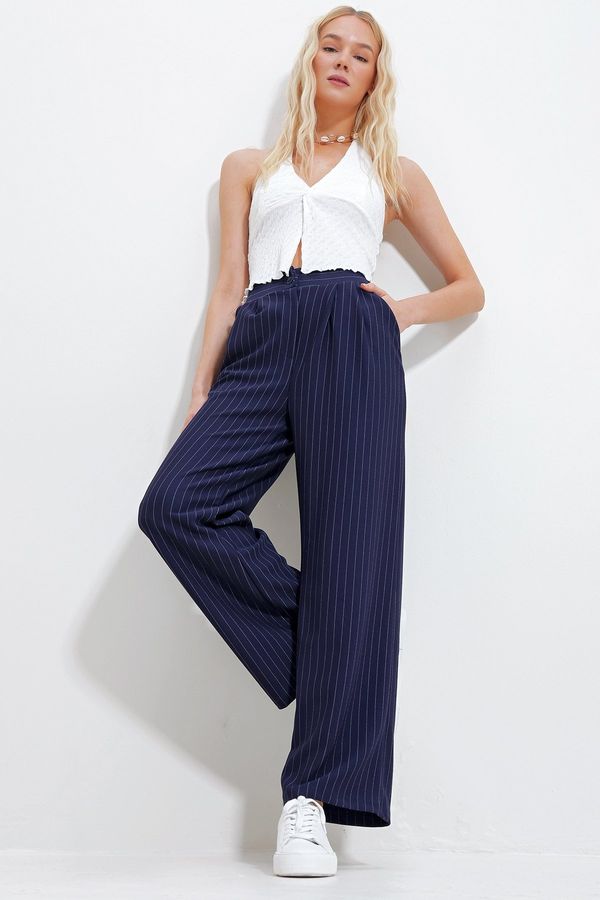 Trend Alaçatı Stili Trend Alaçatı Stili Women's Navy Blue Striped Double Pocket Palazzo Knitted Trousers