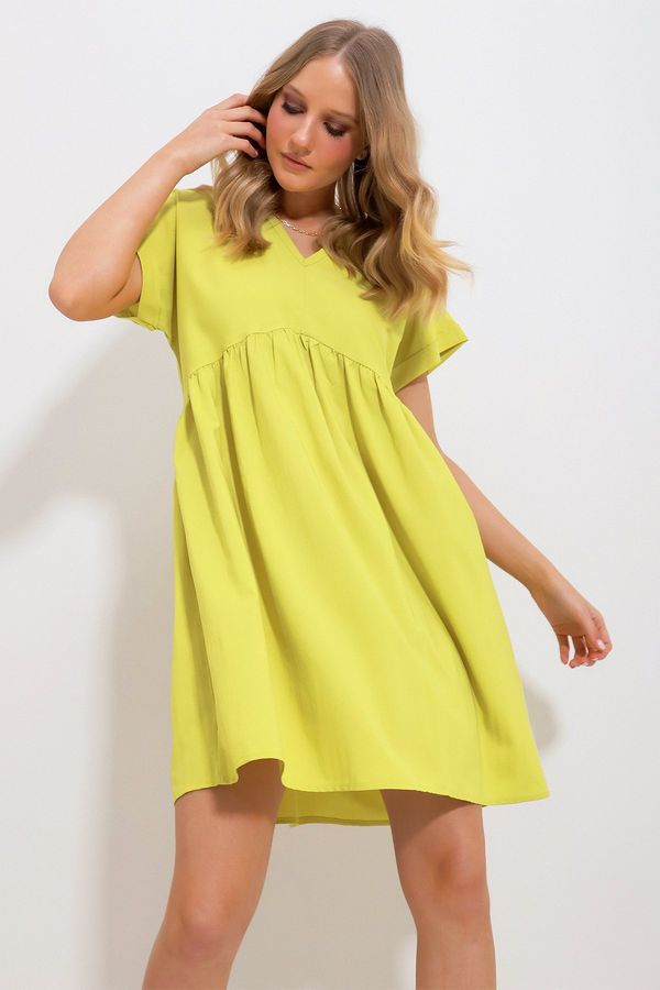 Trend Alaçatı Stili Trend Alaçatı Stili Women's Oil Green V-Neck Double Sleeve Flounce Woven Dress