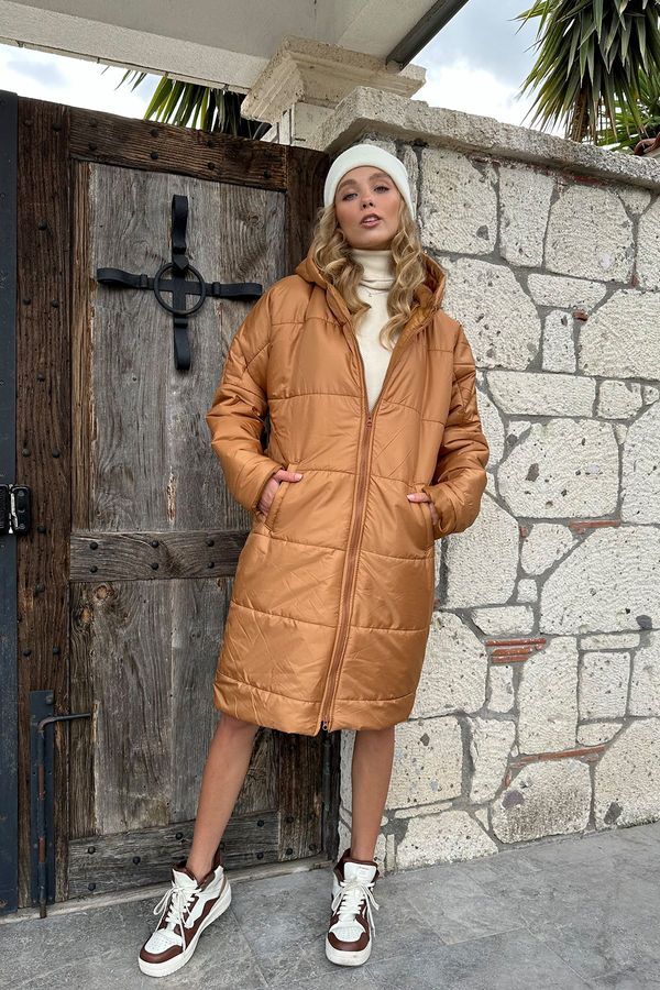 Trend Alaçatı Stili Trend Alaçatı Stili Women's Tan Hooded Lined Double Pocket Long Quilted Coat