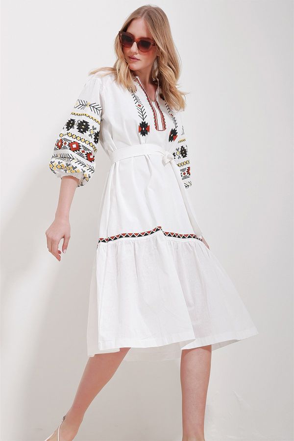 Trend Alaçatı Stili Trend Alaçatı Stili Women's White Big Collar Balloon Sleeve Interior Lined Belted Embroidered Embroidered Dress