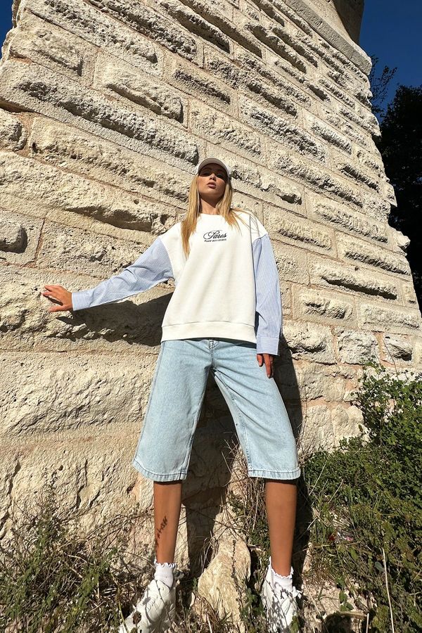 Trend Alaçatı Stili Trend Alaçatı Stili Women's White Crew Neck Shirt Sleeve Garnish 3 Thread Inside Raised Embroidered Sweatshirt