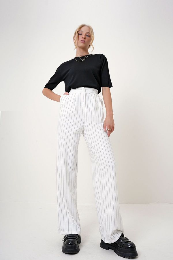 Trend Alaçatı Stili Trend Alaçatı Stili Women's White Double Pocket Pleated Striped Palazzo Pants