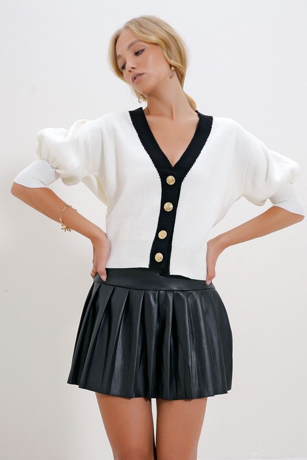 Trend Alaçatı Stili Trend Alaçatı Stili Women's White V Neck Balloon Sleeve Button Detail Cardigan