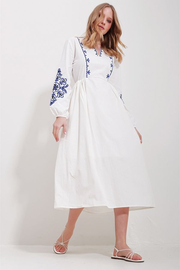 Trend Alaçatı Stili Trend Alaçatı Stili Women's White V-Neck Inner Lined Linen Embroidery Midi Length Dress