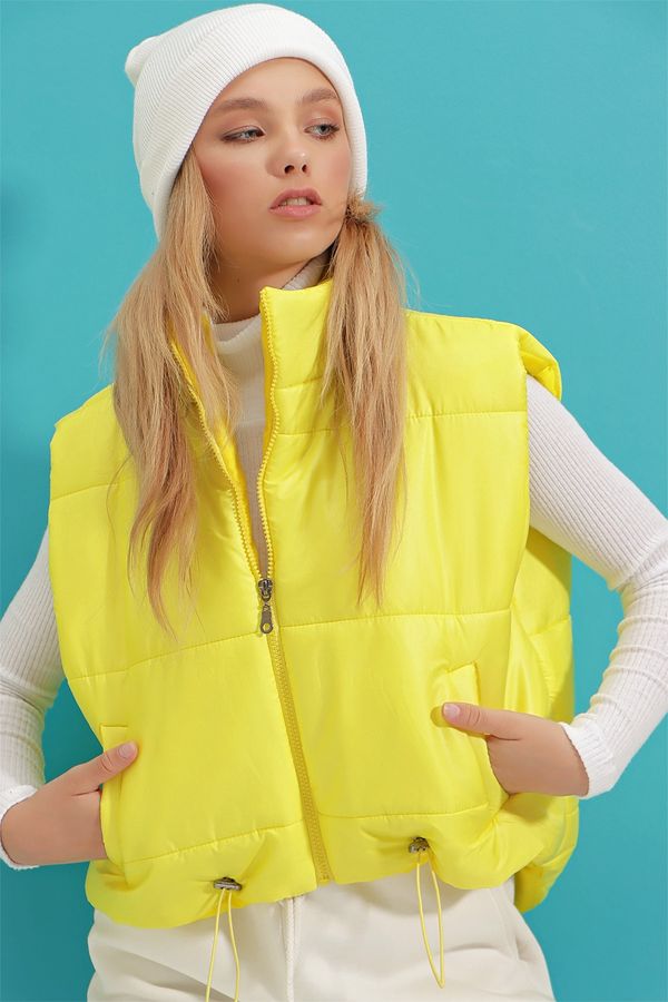 Trend Alaçatı Stili Trend Alaçatı Stili Women's Yellow High Neck Double Pocket Full Filled Waist Adjustable Puffer Vest
