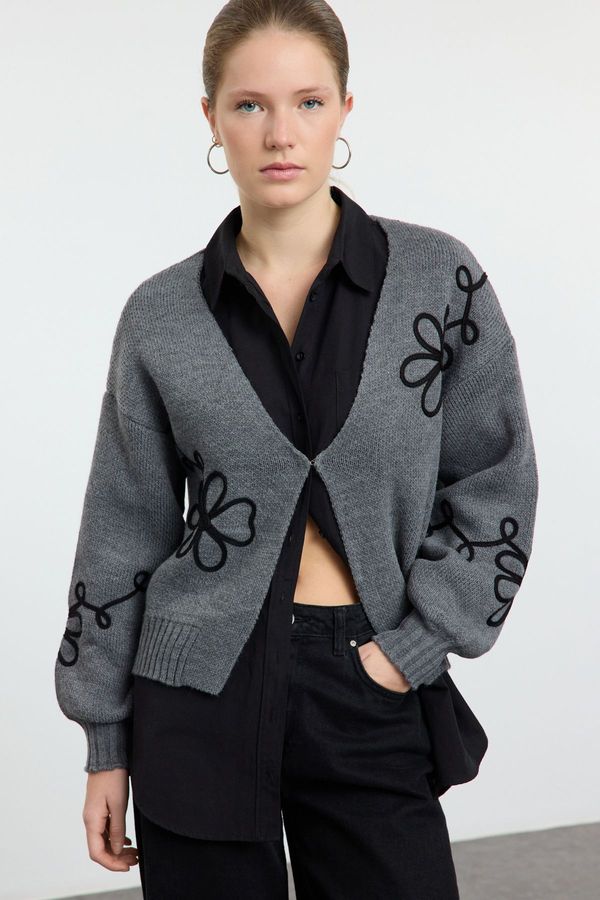 Trendyol Trendyol Anthracite Embroidery Detailed V Neck Knitwear Cardigan