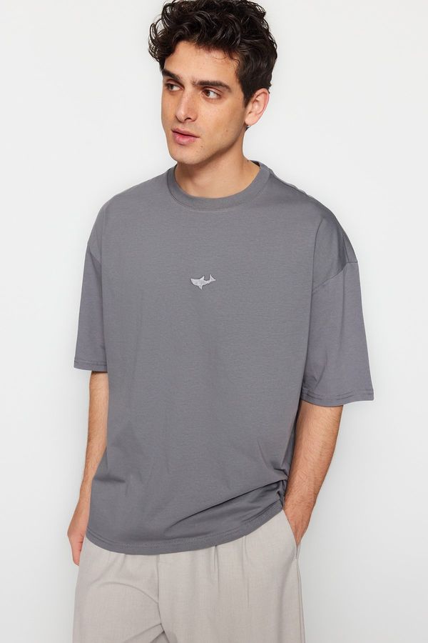 Trendyol Trendyol Anthracite Oversize Fit Crew Neck Short Sleeve Shark Embroidered T-Shirt