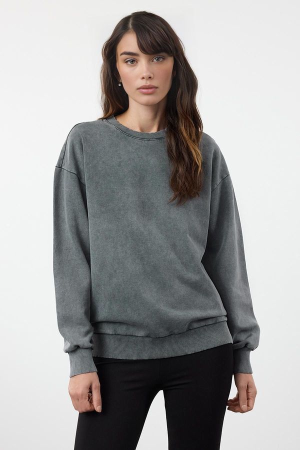 Trendyol Trendyol Anthracite Washed Thick Regular/Normal Fit Crew Neck Basic Knitted Sweatshirt