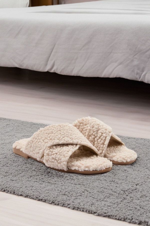 Trendyol Trendyol Beige Für Detailed Cross Strap Women's Slippers