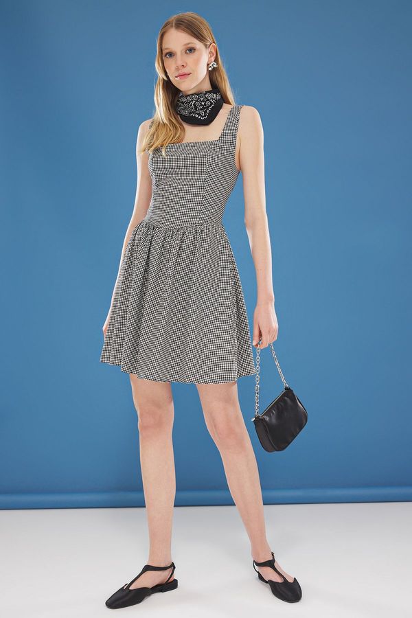 Trendyol Trendyol Black Checkered Skirt Opening at Waist with Underwire Detail Mini Woven Dress