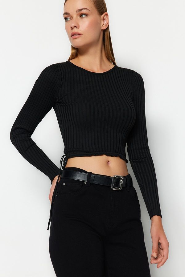 Trendyol Trendyol Black Crop Crew Neck Knitwear Sweater