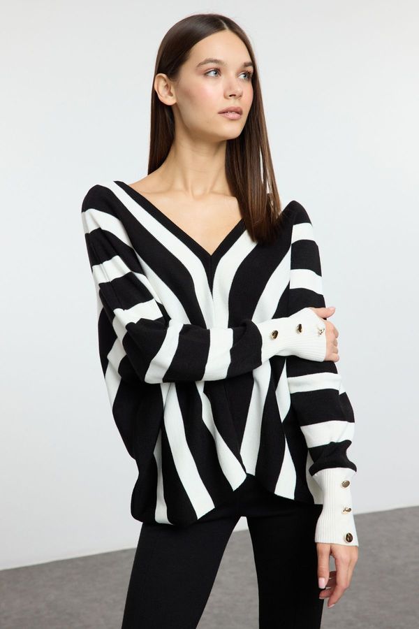 Trendyol Trendyol Black Deep V Neck Striped Knitted Sweater