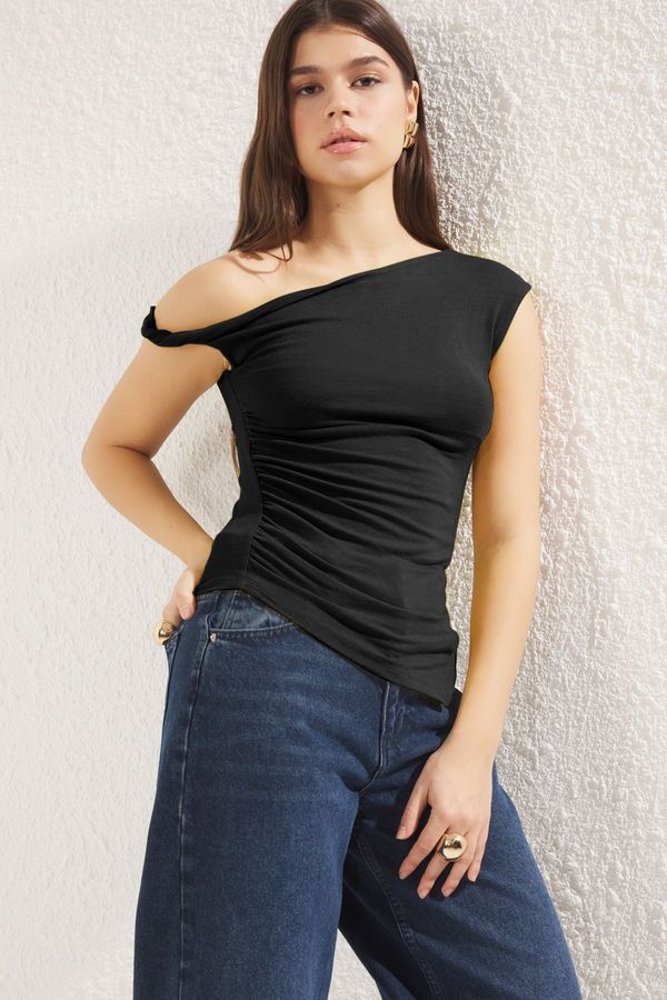 Trendyol Trendyol Black Gathered/Draped Detail Fitted/Asymmetrical Neck Knitted Blouse