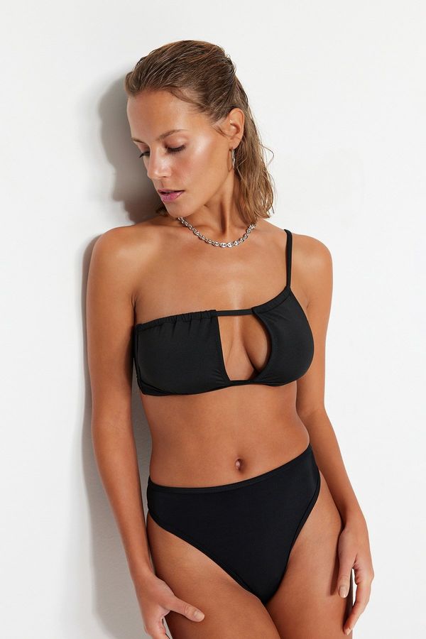 Trendyol Trendyol Black One-Shoulder Cut Out/Windowed Bikini Top