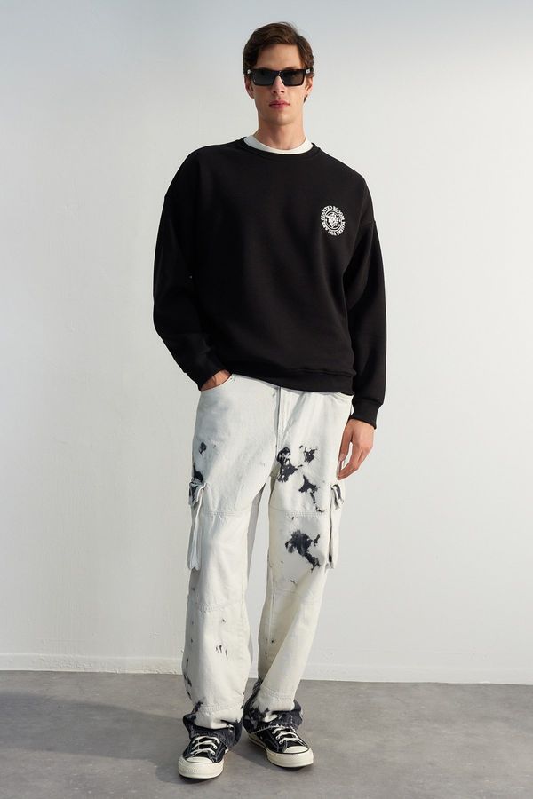 Trendyol Trendyol Black Oversize/Wide Cut Flower Embroidered Cotton Sweatshirt with Fleece Inside