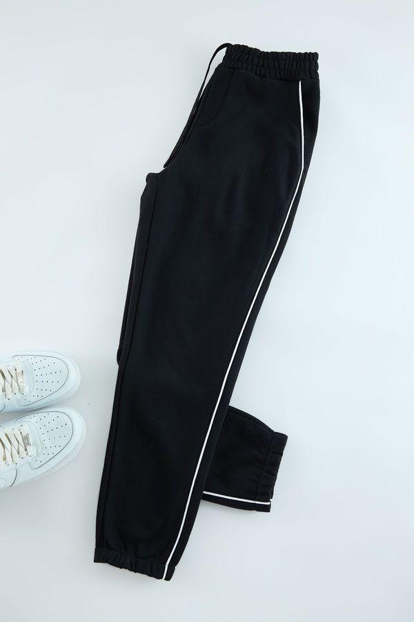 Trendyol Trendyol Black Regular Cut Thick Piping Sweatpants