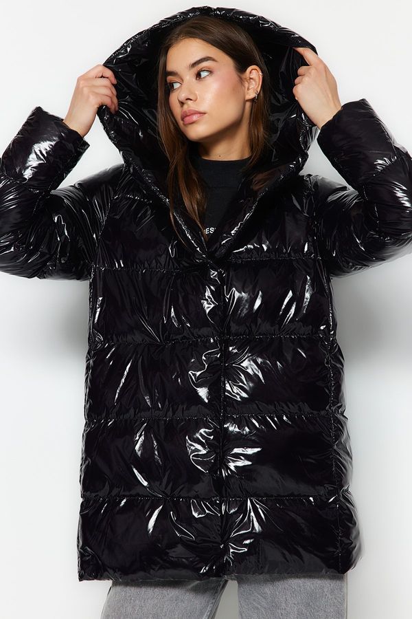 Trendyol Trendyol Black Regular Fit Hooded Shiny Water Repellent Puffer Jacket