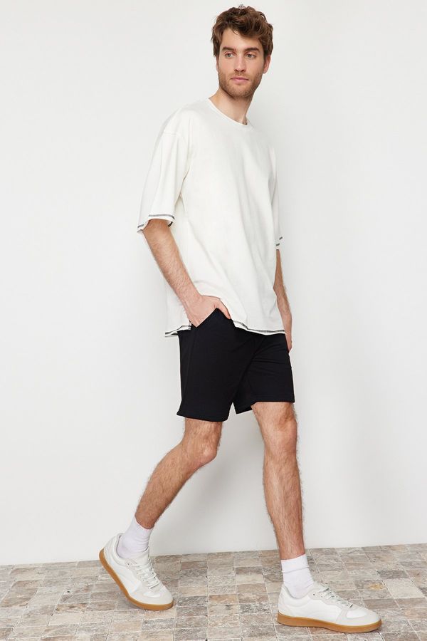 Trendyol Trendyol Black Regular/Normal Fit Basic Shorts