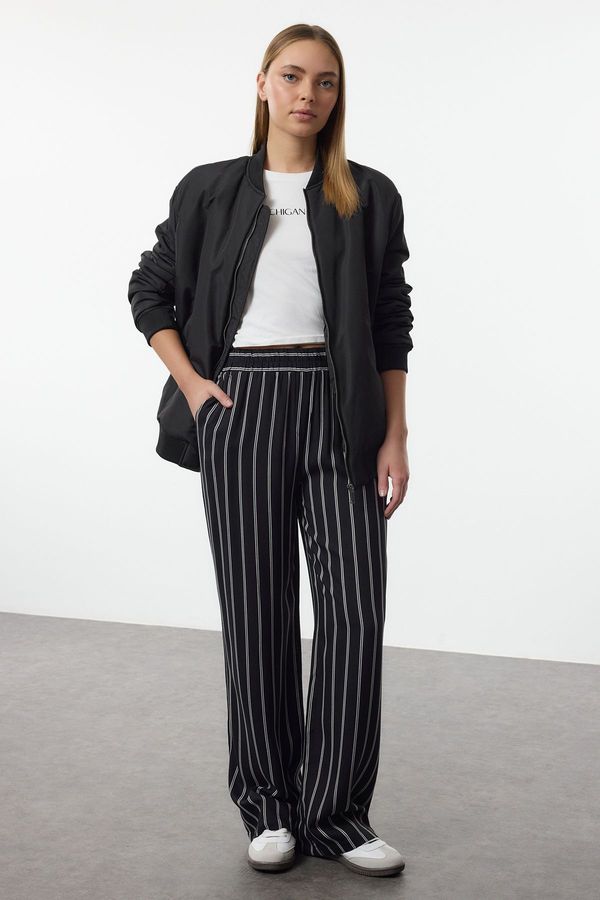 Trendyol Trendyol Black Relaxed Cut Belted Striped Wide Leg Trousers