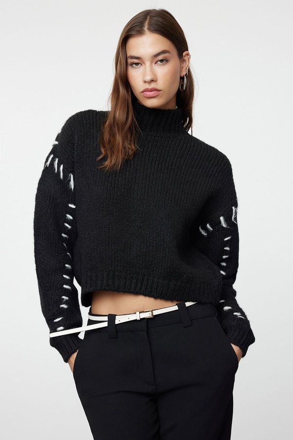 Trendyol Trendyol Black Soft Textured Yarn Detailed Crop Knit Sweater