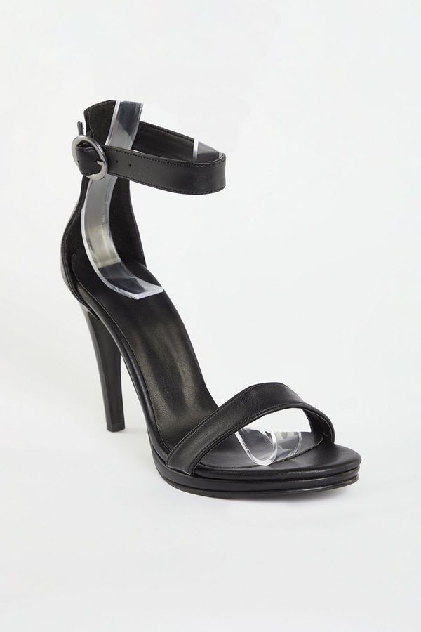 Trendyol Trendyol Black Strapped Ankle-Heeled Women's Sandals