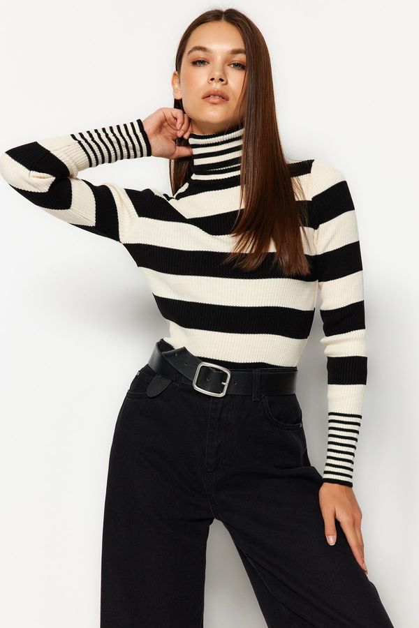 Trendyol Trendyol Black Striped Knitwear Sweater