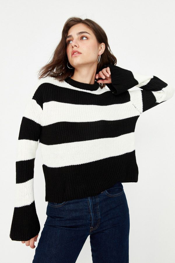 Trendyol Trendyol Black Striped Knitwear Sweater